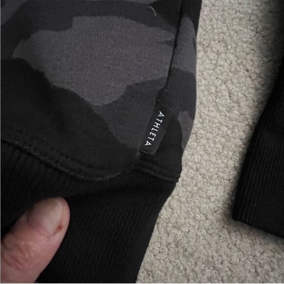 ATHLETA TRIUMPH CAMO CREWNECK SWEATSHIRT SIZE LARGE - Picture 7 of 9
